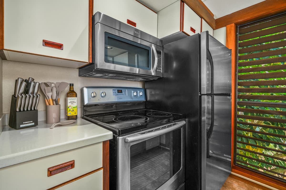 Home in Koloa · ★4.92 · 1 bedroom · 2 beds · 1 bath - Photo 4