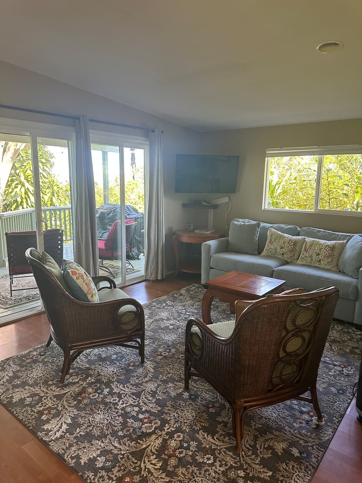 Home in Holualoa · ★4.71 · 1 bedroom · 2 beds · 1 private bath - Photo 3