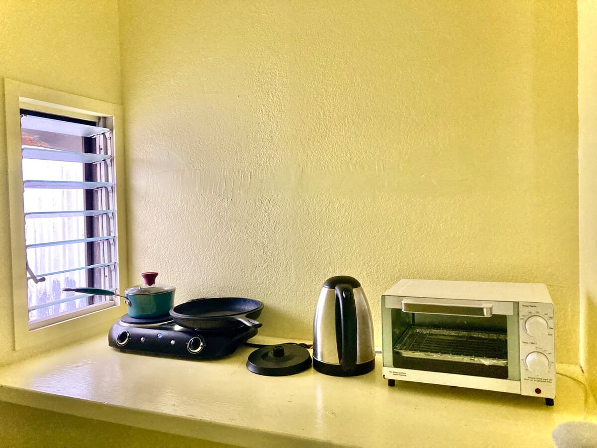 Walk to Hilo Bay~Private Suite + Fast WiFi - Photo 5