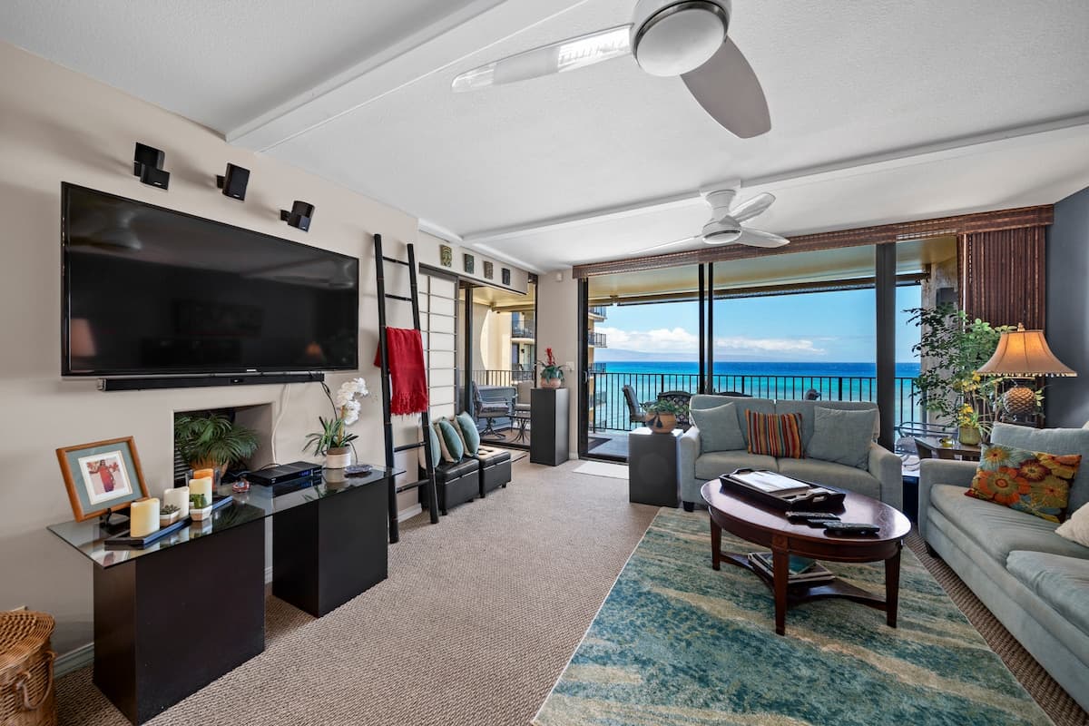Condo in Lahaina · ★5.0 · 2 bedrooms · 3 beds · 2 private baths - Photo 1