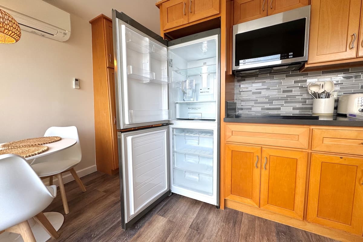 Condo in Honolulu · ★5.0 · 1 bedroom · 1 bed · 1 private bath - Photo 5