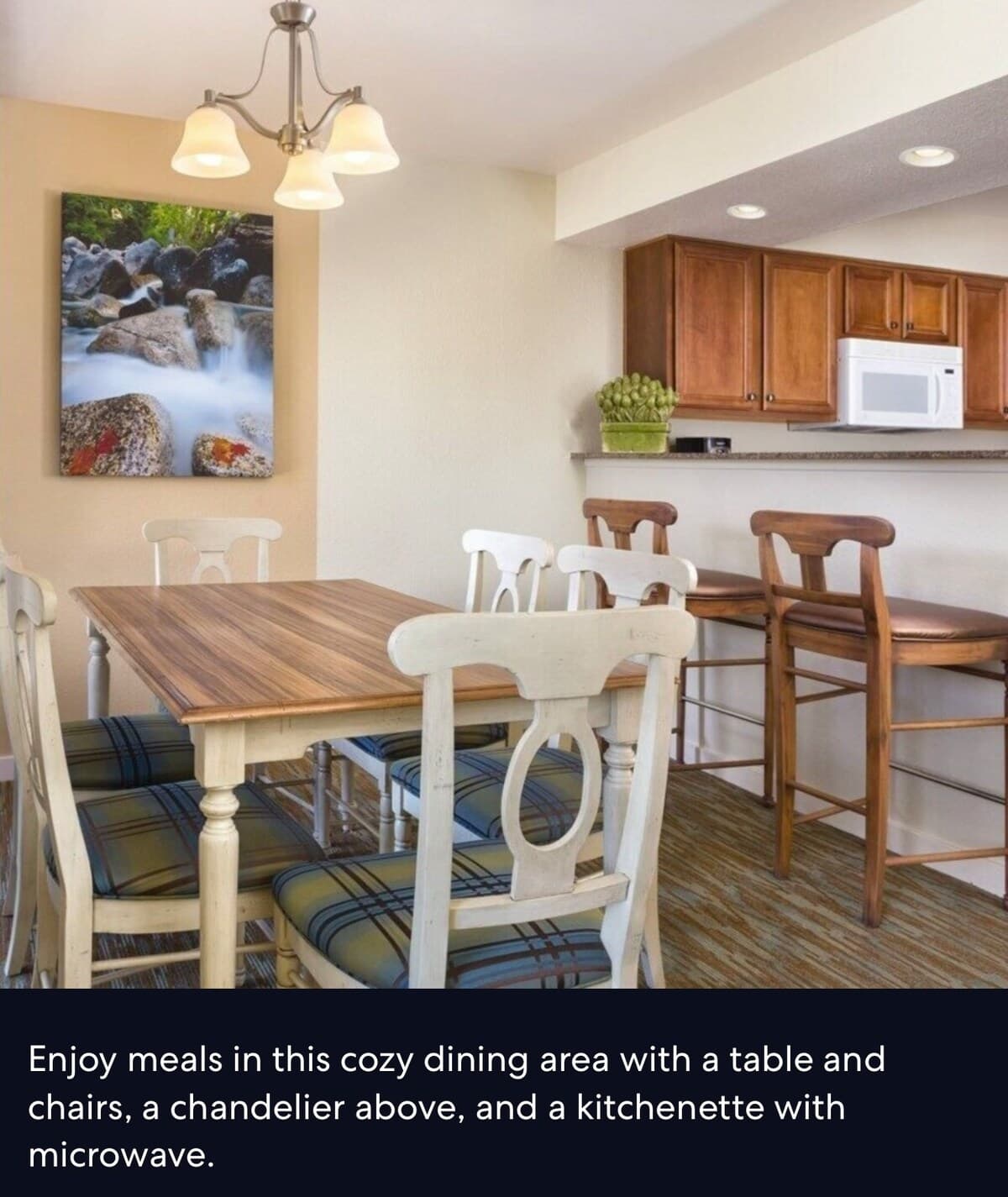 Hotel in Zephyr Cove · 2 bedrooms · 4 beds · 2 private baths - Photo 3