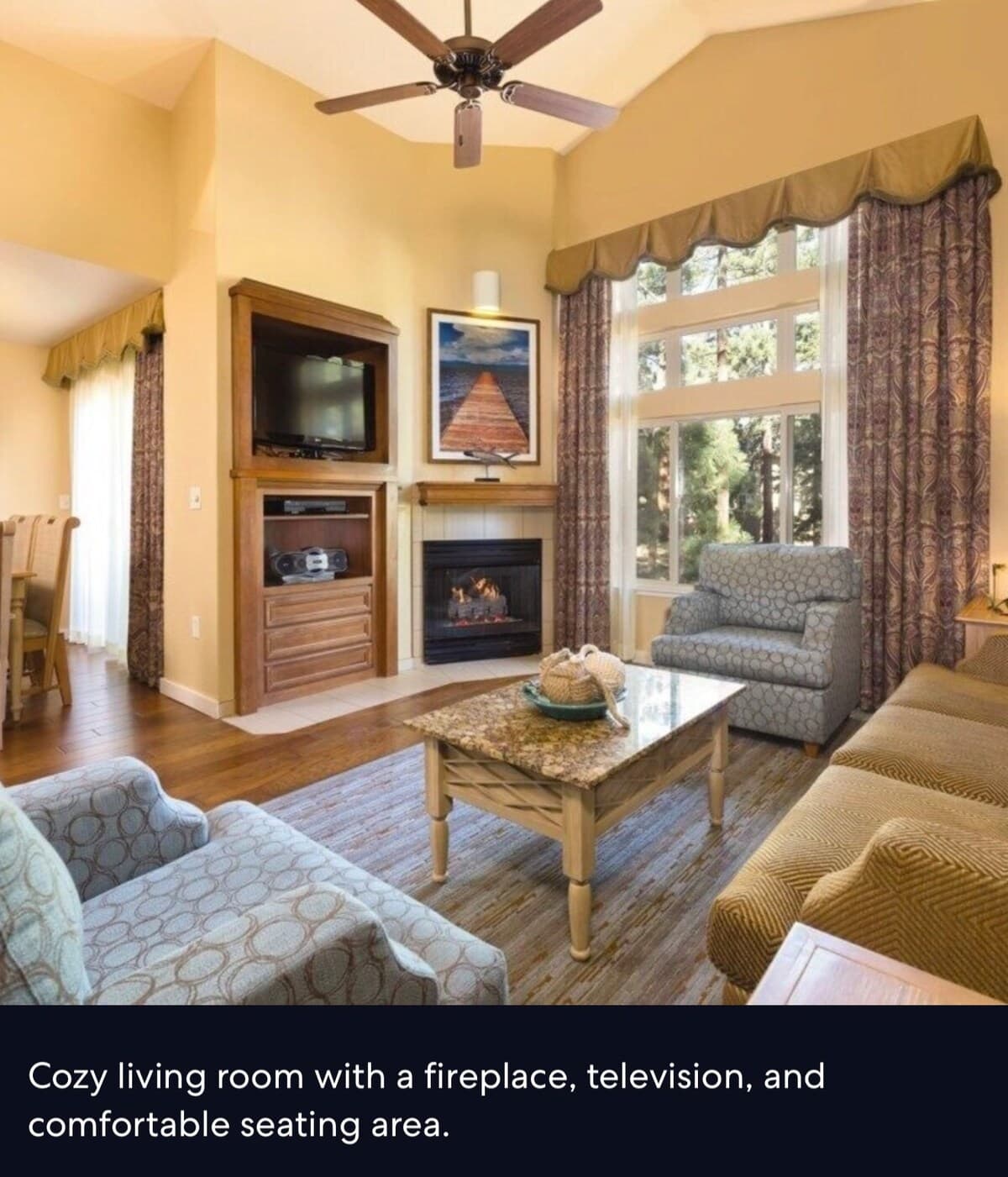 Hotel in Zephyr Cove · 2 bedrooms · 4 beds · 2 private baths - Photo 5