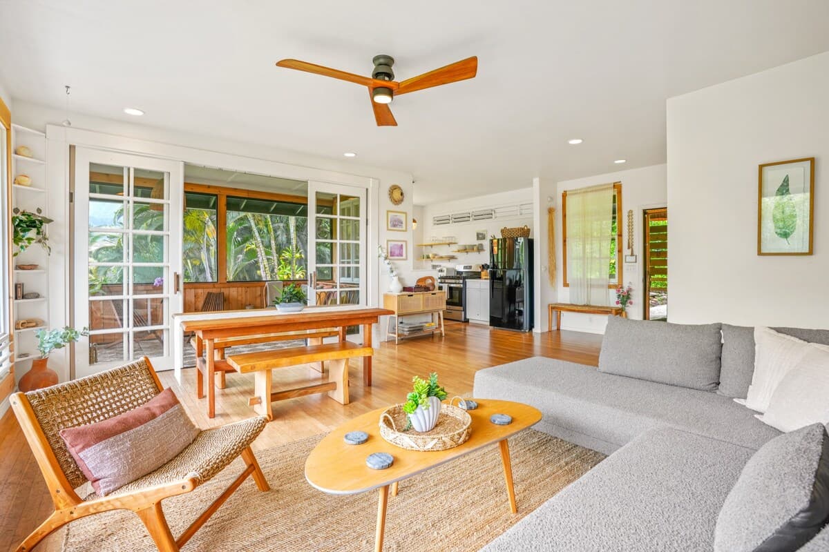 Home in Hanalei · ★5.0 · 2 bedrooms · 2 beds · 1 bath - Photo 1
