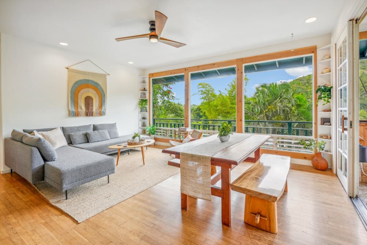 Home in Hanalei · ★5.0 · 2 bedrooms · 2 beds · 1 bath - Photo 4