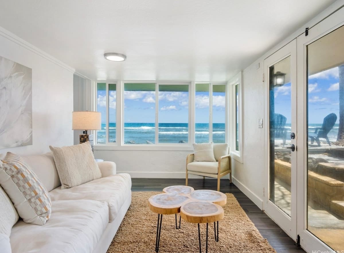 Ocean Front Home in Hauula Hawai - Photo 2