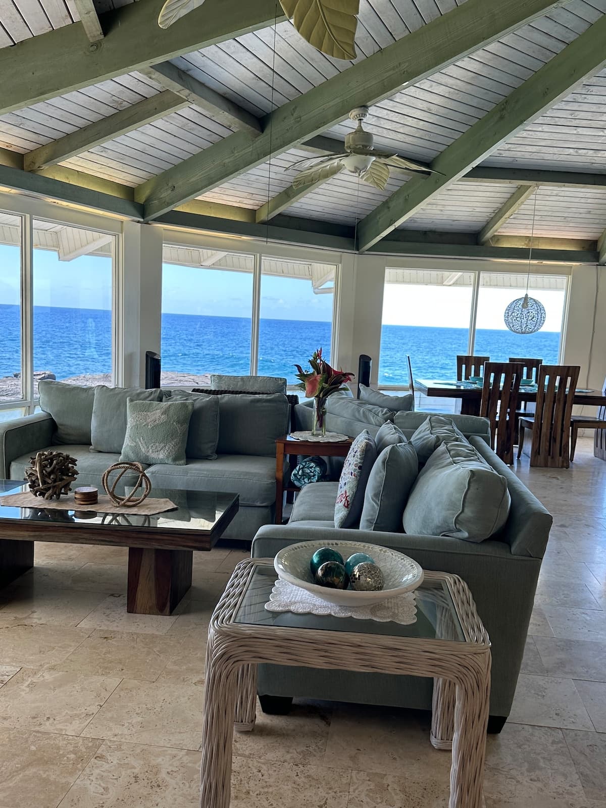 Home in Keaau · ★5.0 · 4 bedrooms · 6 beds · 2 private baths - Photo 2