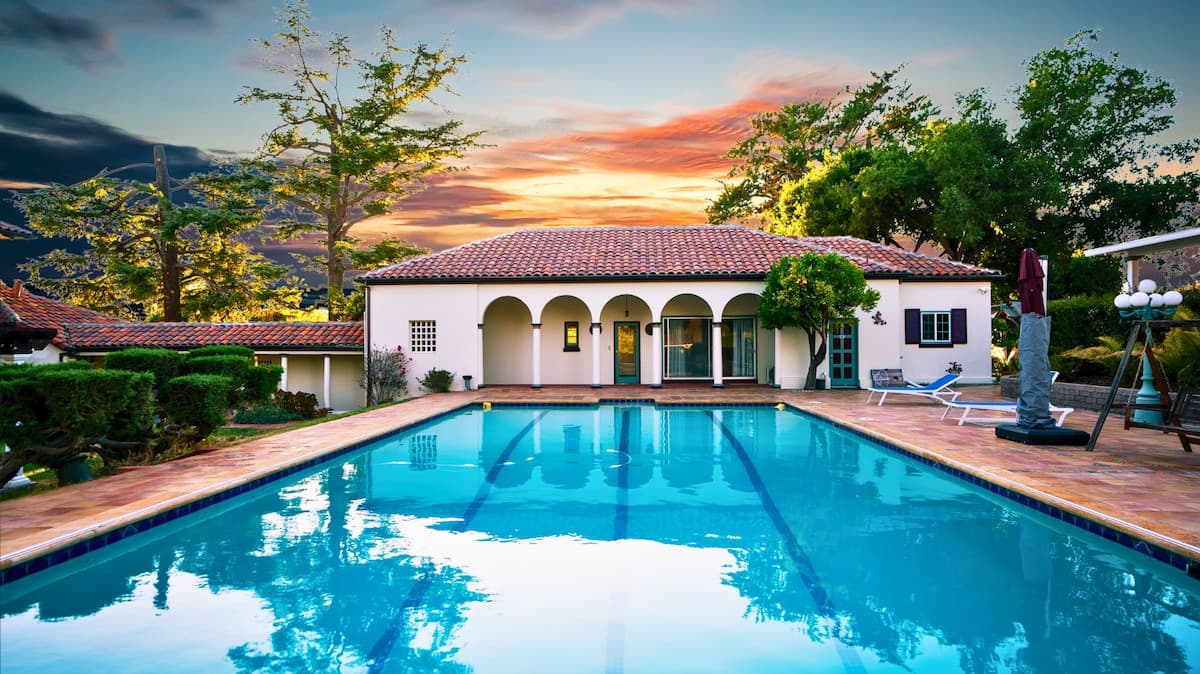 Historic Mansion Garden Suite with Pool - Photo 4