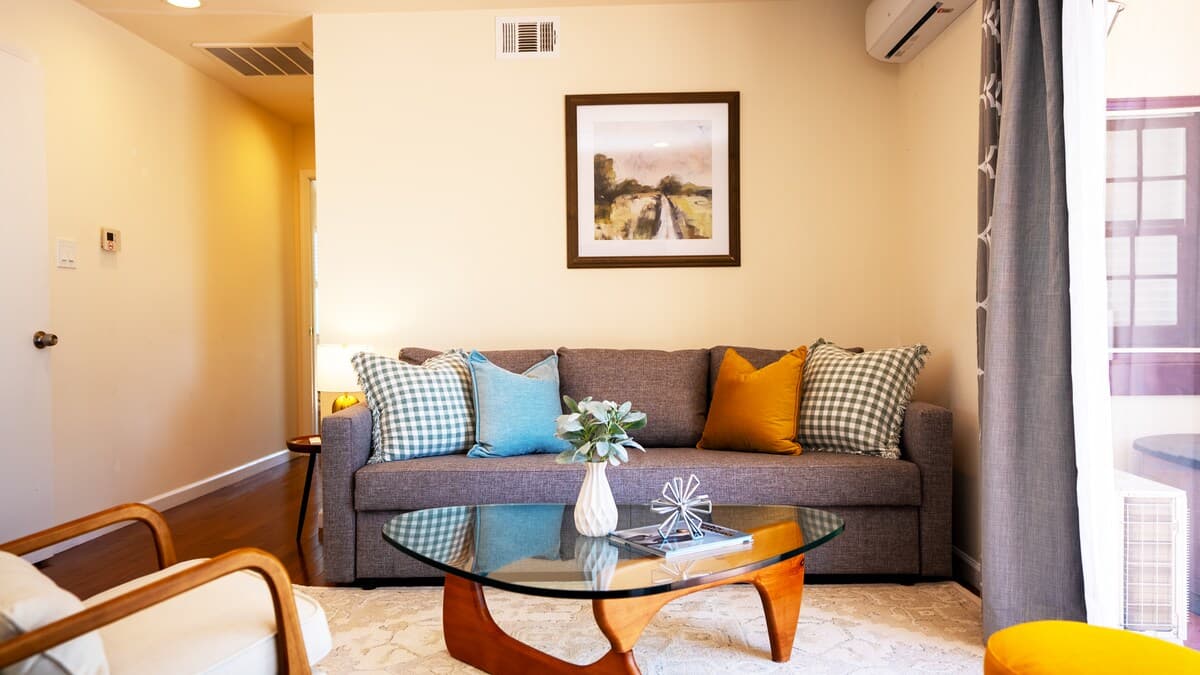 Historic Mansion Garden Suite with Pool - Photo 5