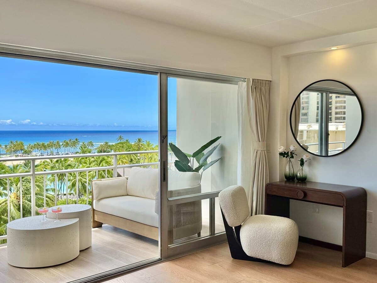 Condo in Honolulu · ★4.97 · 1 bedroom · 2 beds · 1 private bath - Photo 4