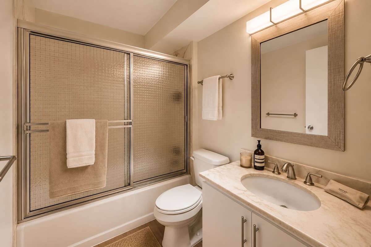 Condo in Honolulu · ★5.0 · Studio · 1 bed · 1 private bath - Photo 4