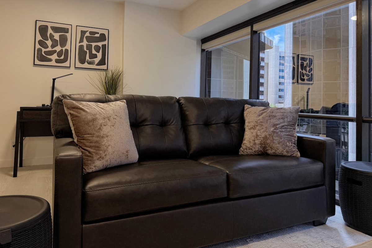 Spacious 1BR Free Parking WiFi - Photo 4