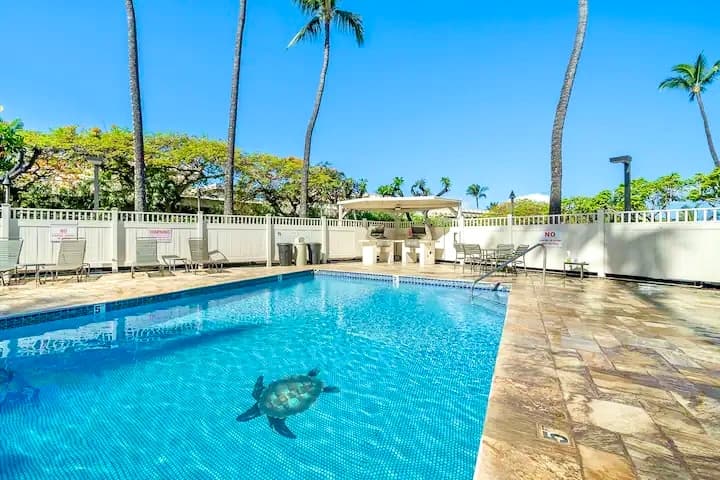 Condo in Kihei · ★4.6 · 1 bedroom · 4 beds · 1 bath - Photo 1