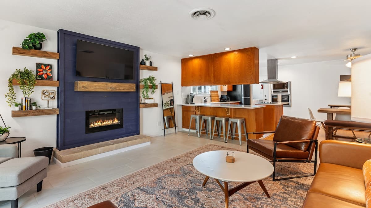 Mid-Century Modern Ranch Retreat in College Glen - Photo 1