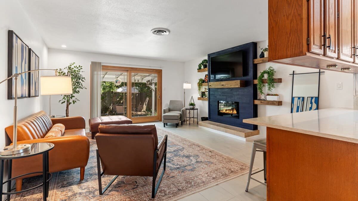 Mid-Century Modern Ranch Retreat in College Glen - Photo 2