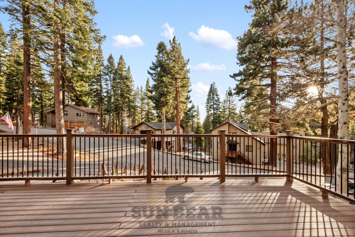 Home in Incline Village · 4 bedrooms · 6 beds · 3 private baths - Photo 4