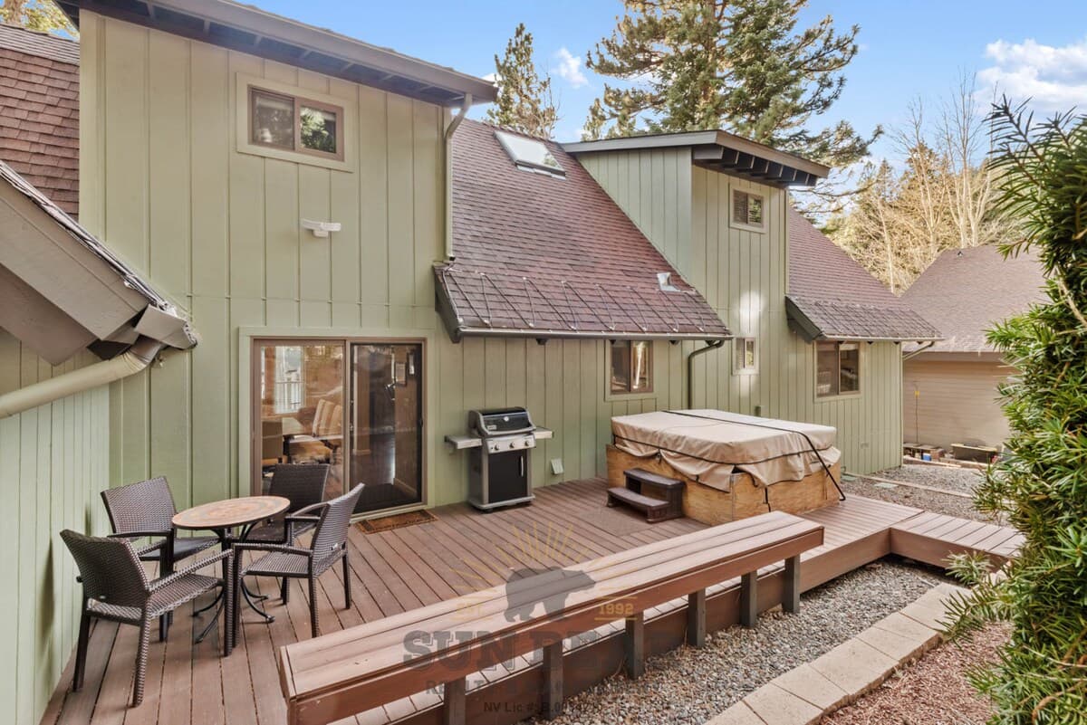 Home in Incline Village · 4 bedrooms · 6 beds · 3 private baths - Photo 5
