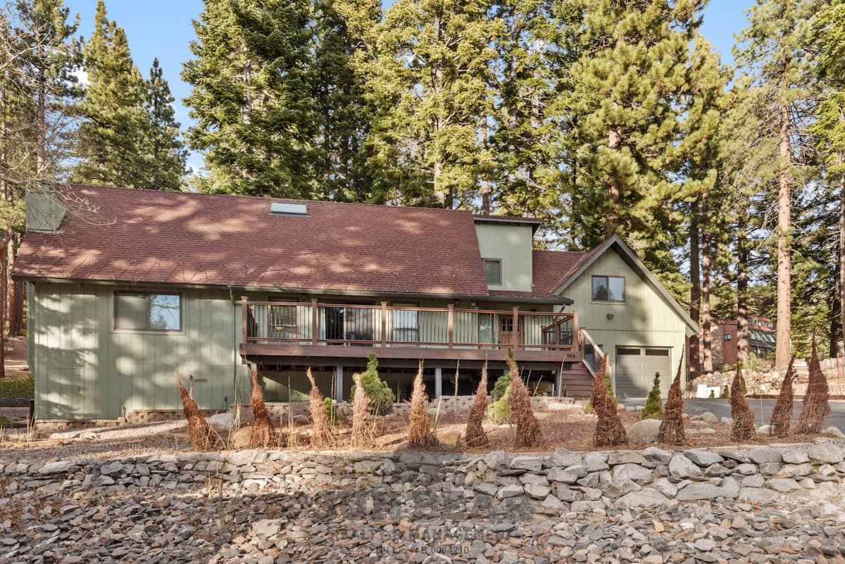 Home in Incline Village · 4 bedrooms · 6 beds · 3 private baths - Photo 2