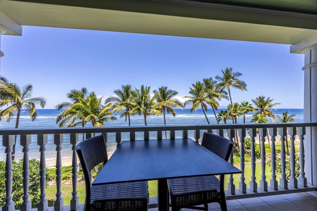 Oceanfront Studio, Sunset View, 5 min to Kaanapali - Photo 1