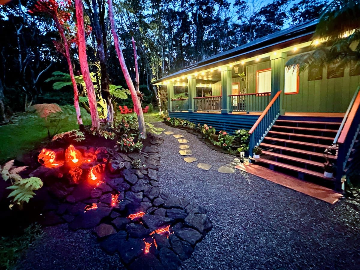 Home in Mauna Loa Estates · ★5.0 · 3 bedrooms · 4 beds · 2 baths - Photo 1