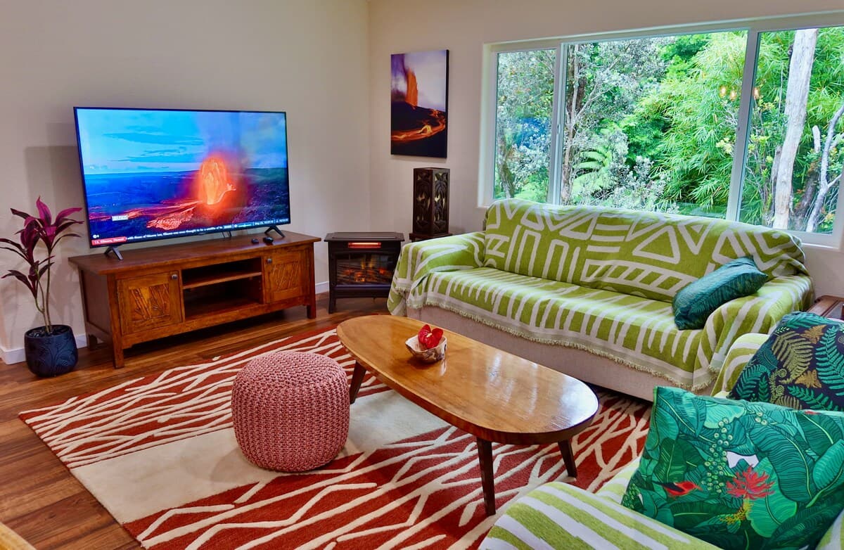 Home in Mauna Loa Estates · ★5.0 · 3 bedrooms · 4 beds · 2 baths - Photo 3