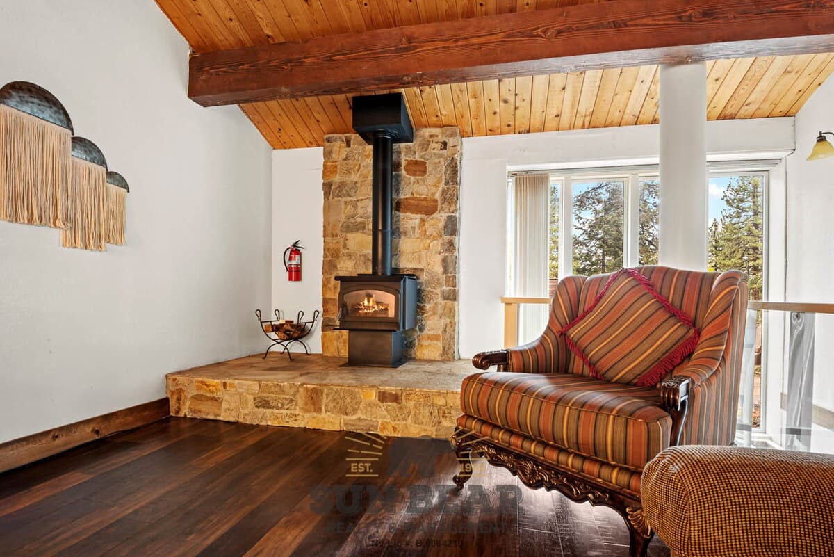 Condo in Incline Village · 3 bedrooms · 4 beds · 2.5 private baths - Photo 2