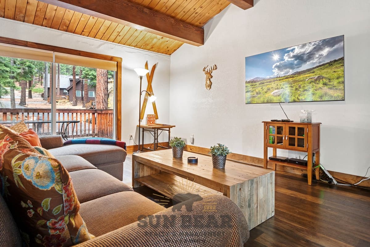 Condo in Incline Village · 3 bedrooms · 4 beds · 2.5 private baths - Photo 1