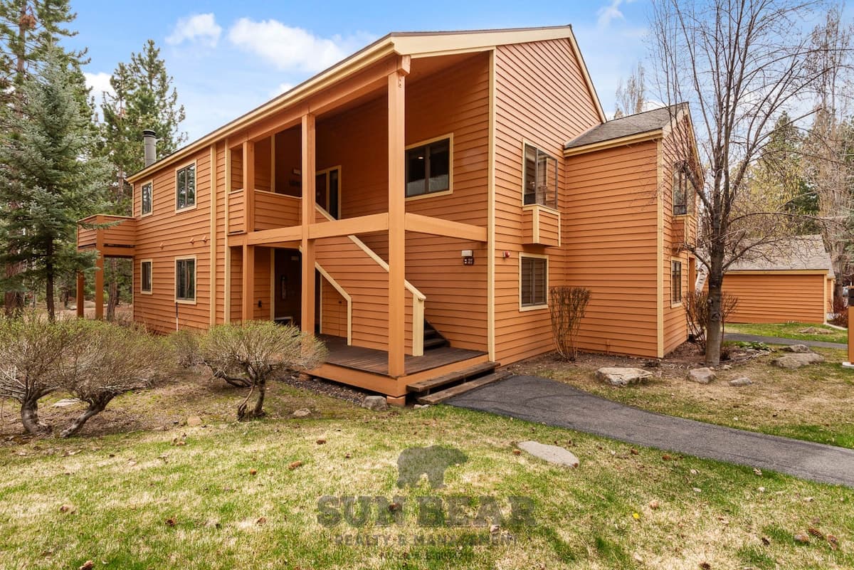 Condo in Incline Village · 2 bedrooms · 3 beds · 2 private baths - Photo 3
