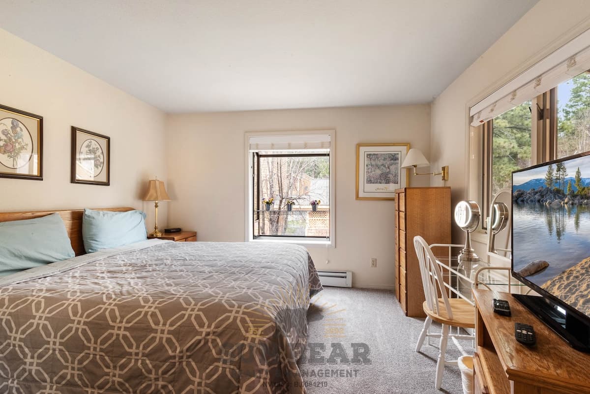 Condo in Incline Village · 2 bedrooms · 3 beds · 2 private baths - Photo 5