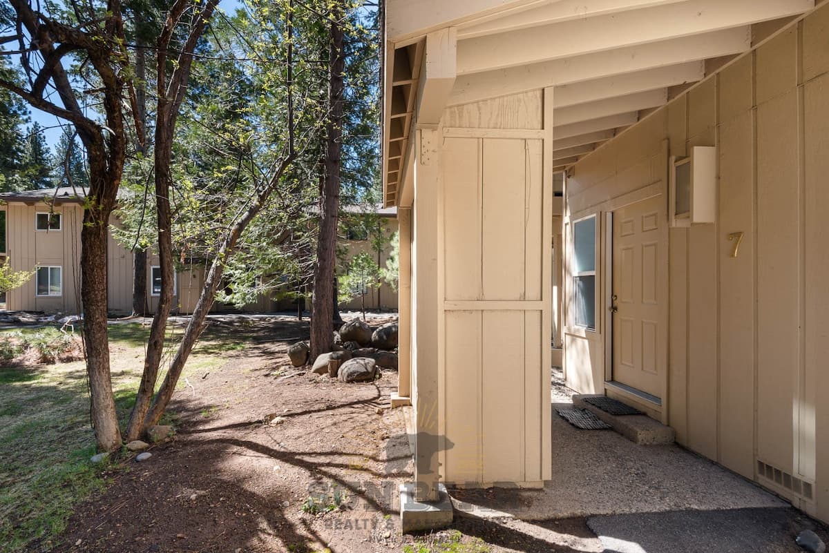 Condo in Incline Village · 2 bedrooms · 2 beds · 2.5 private baths - Photo 2