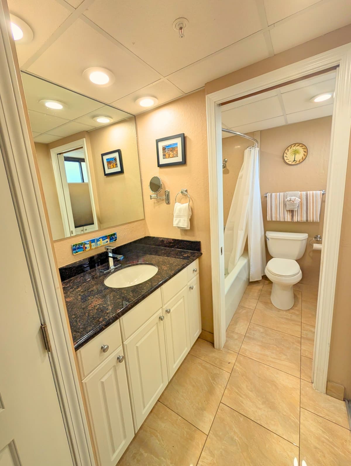 Condo in Lahaina · ★5.0 · Studio · 1 bed · 1 bath - Photo 5