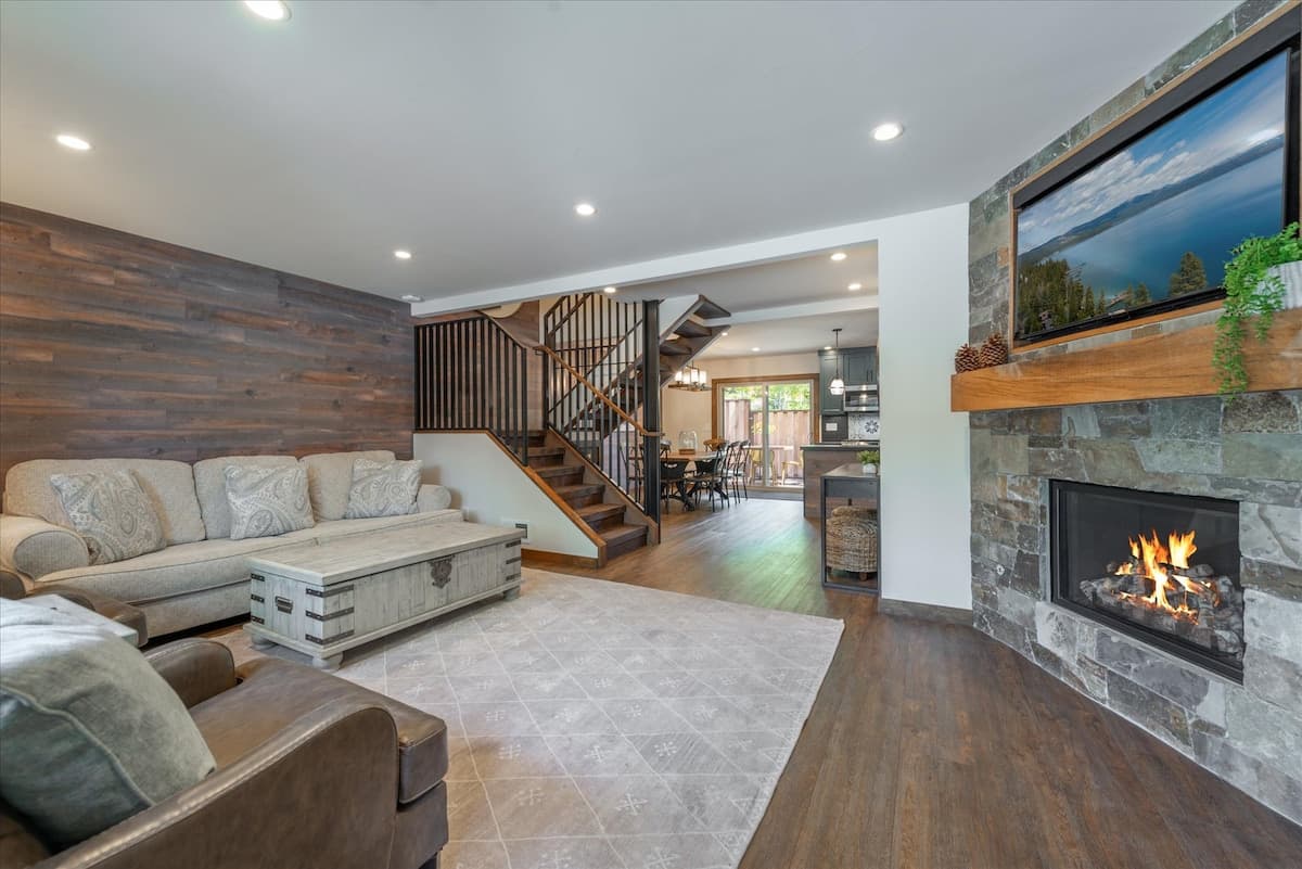 Marco's Palace Modern Tahoe Townhouse + Pool - Photo 1