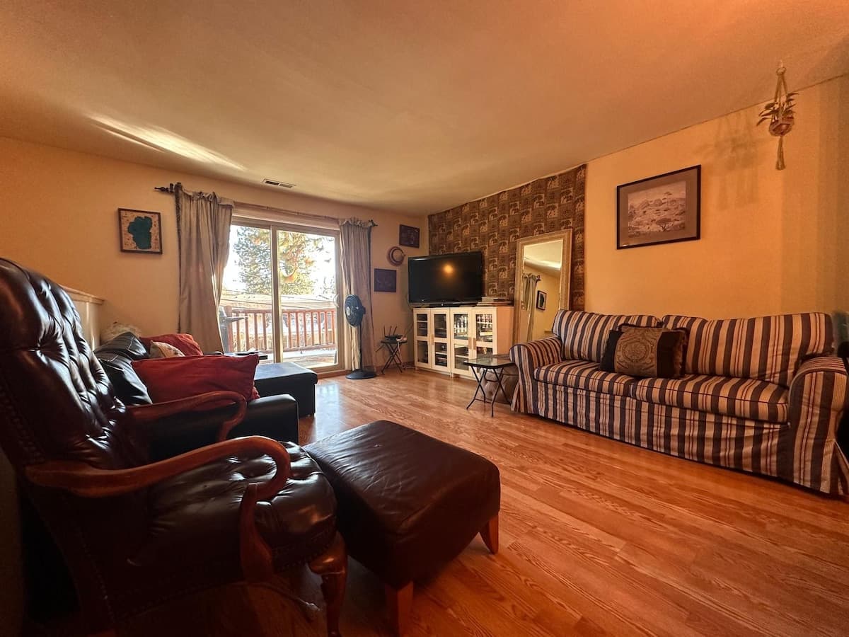 Condo in Incline Village · ★4.79 · 2 bedrooms · 5 beds · 2 private baths - Photo 3
