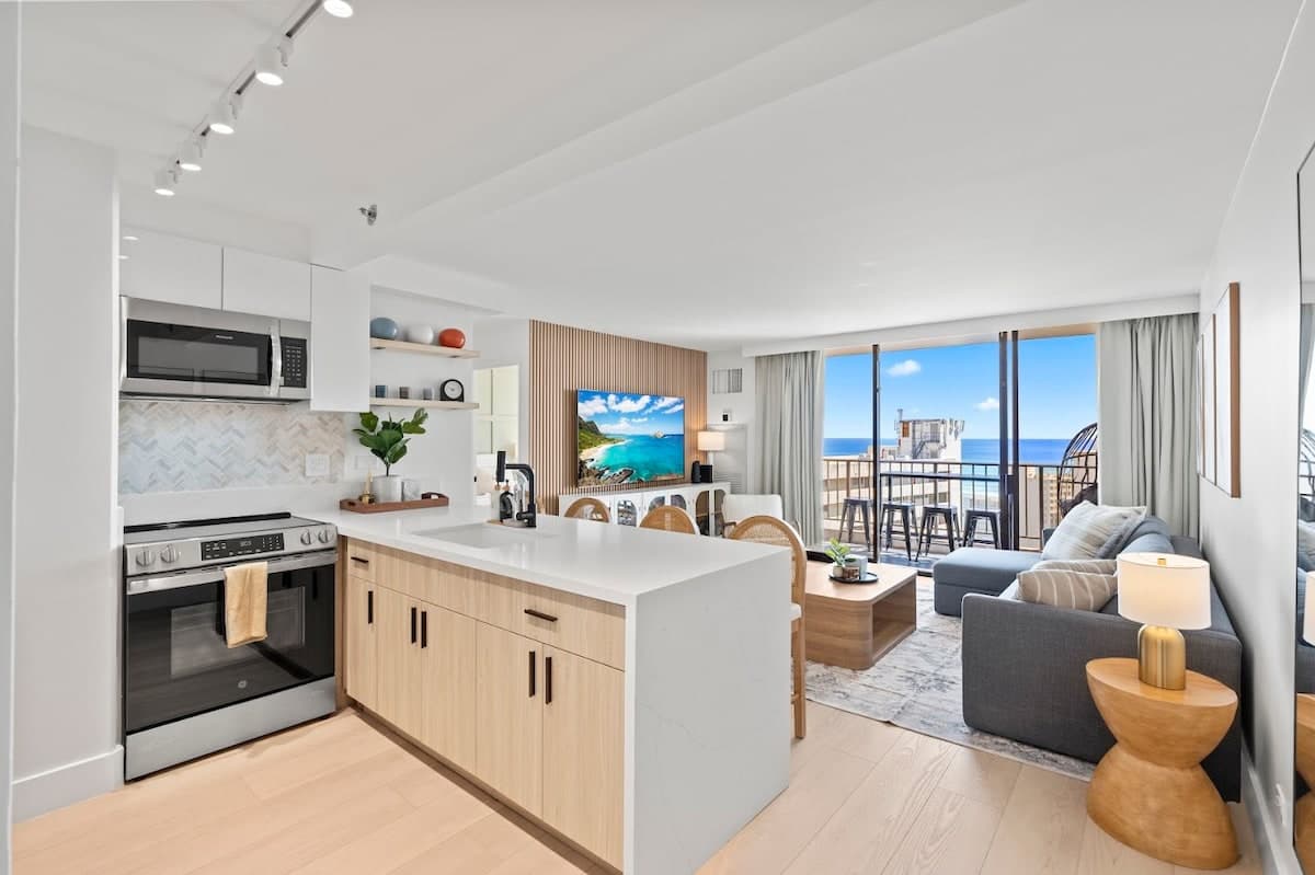 28FL-Upscale Ocean & Diamond Head View-1BR/Parking - Photo 1
