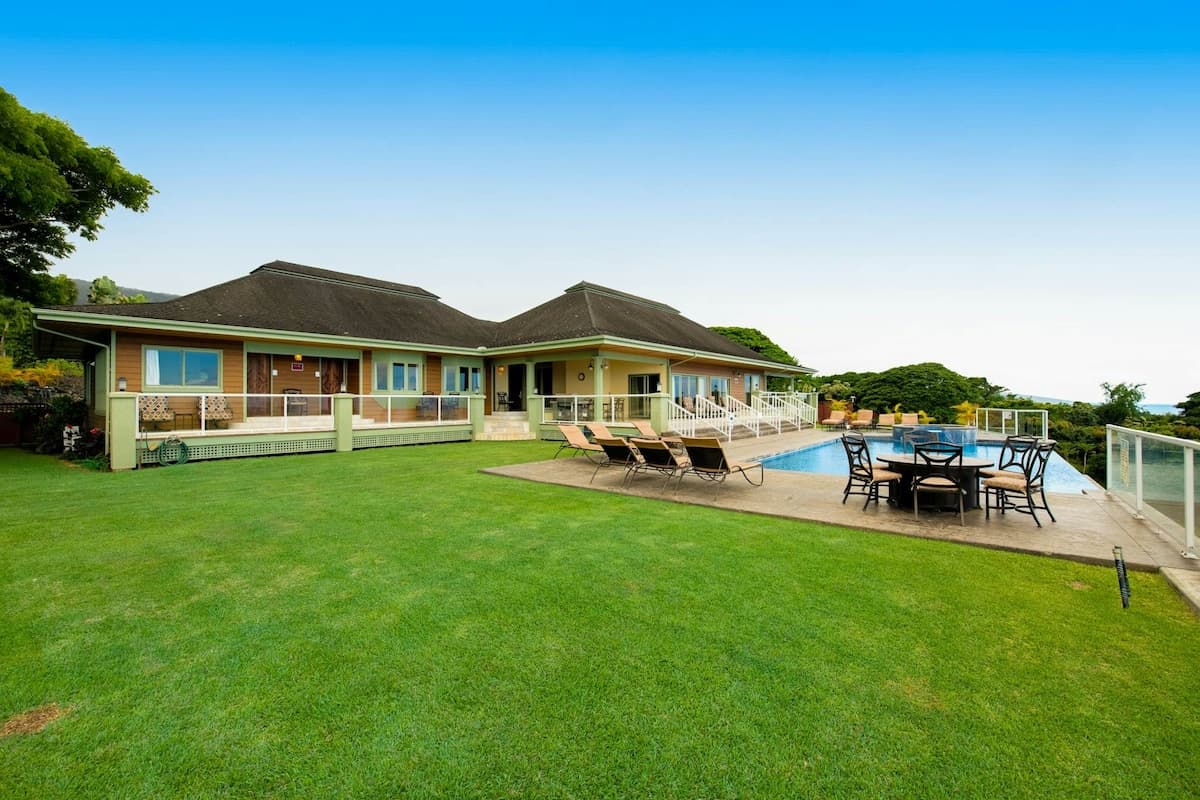 Home in Captain Cook · ★4.88 · 3 bedrooms · 10 beds · 6.5 private baths - Photo 3