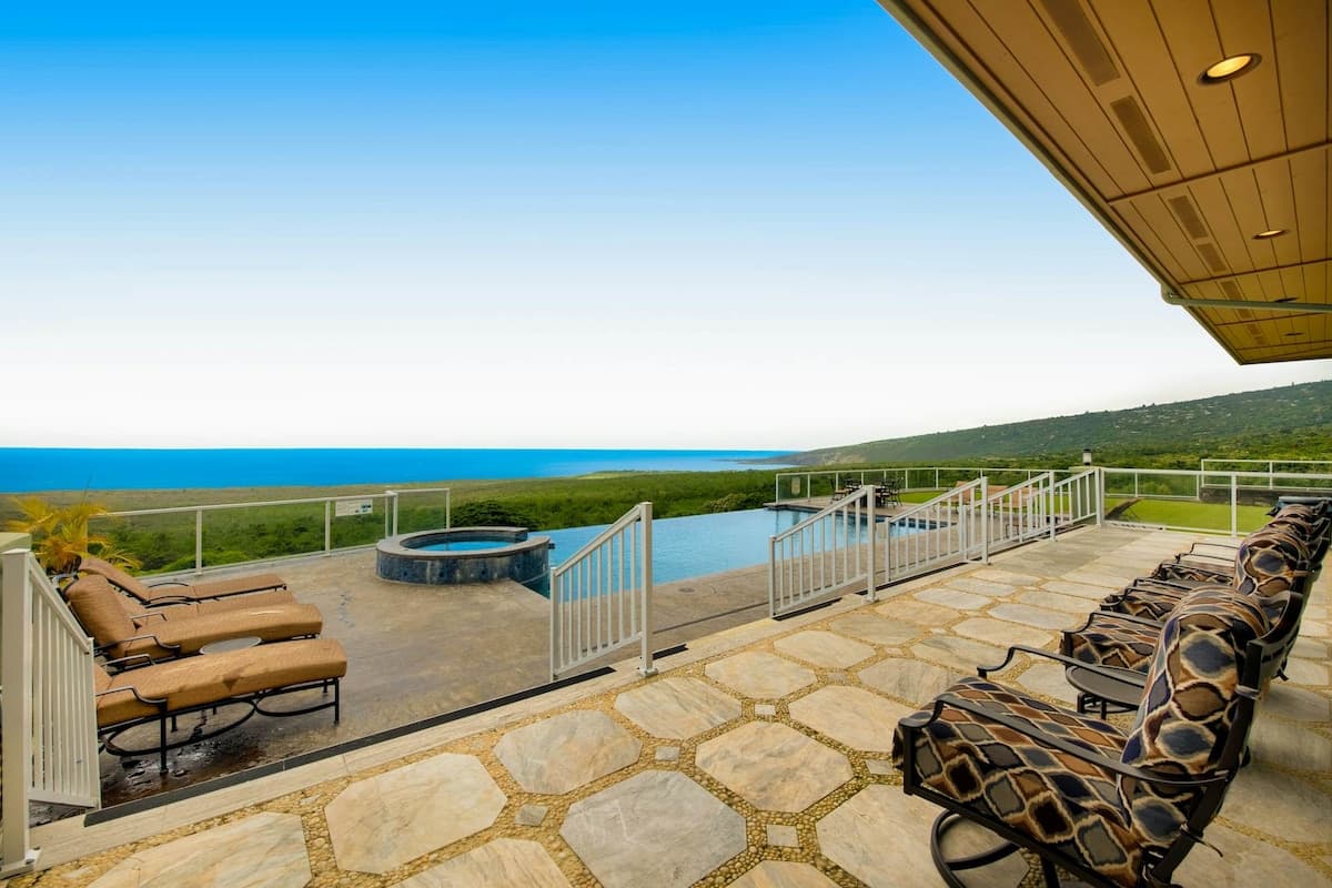 Home in Captain Cook · ★4.88 · 3 bedrooms · 10 beds · 6.5 private baths - Photo 1