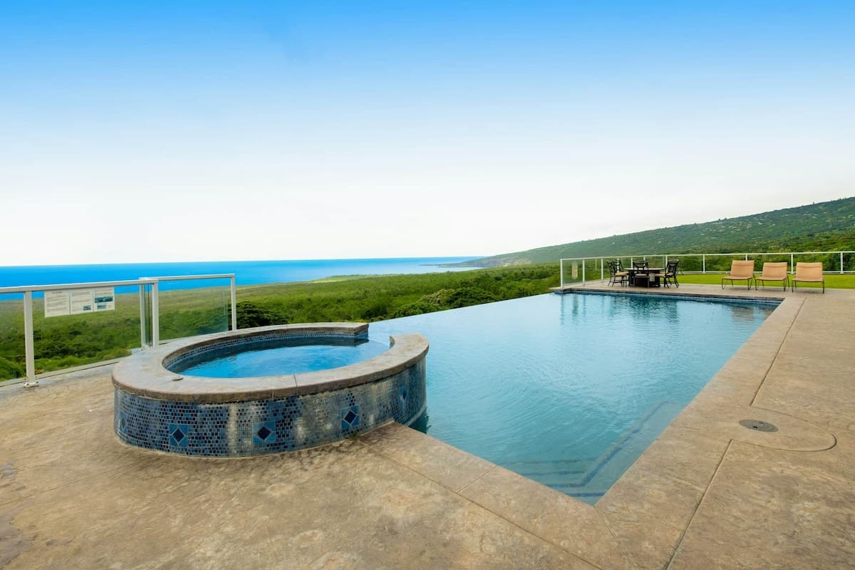 Home in Captain Cook · ★4.88 · 3 bedrooms · 10 beds · 6.5 private baths - Photo 2