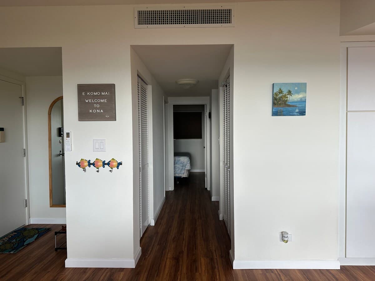 Top floor ocean view condo in the heart of Kona - Photo 5
