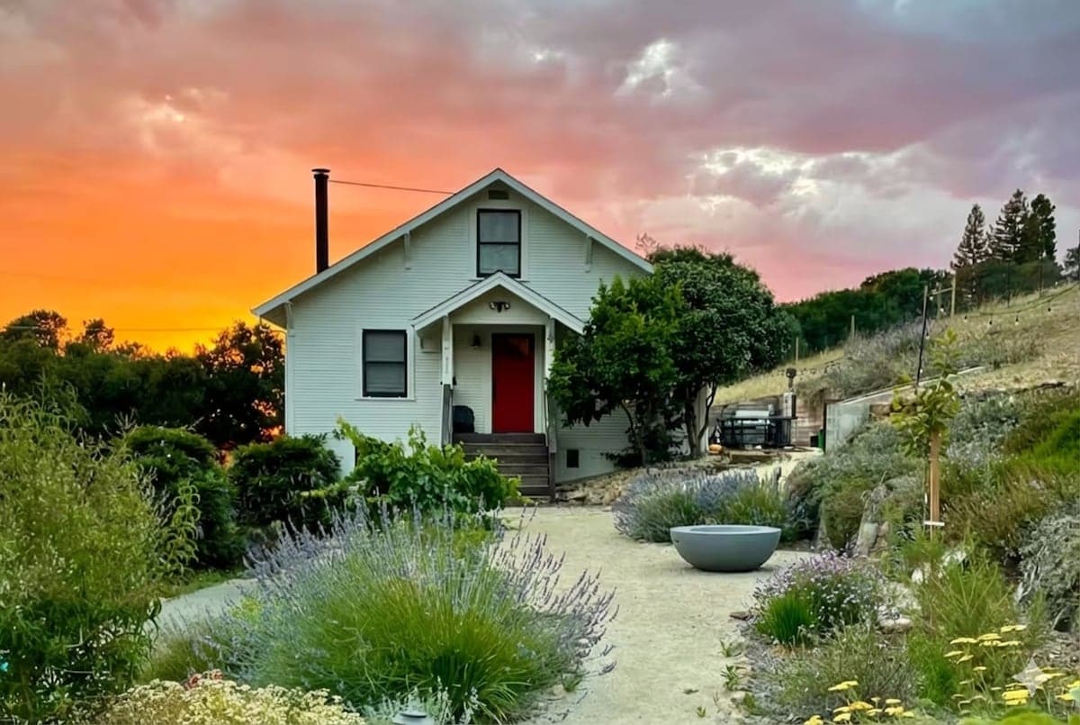 Historic Wine Country Farmhouse on 2 Acres - Photo 4