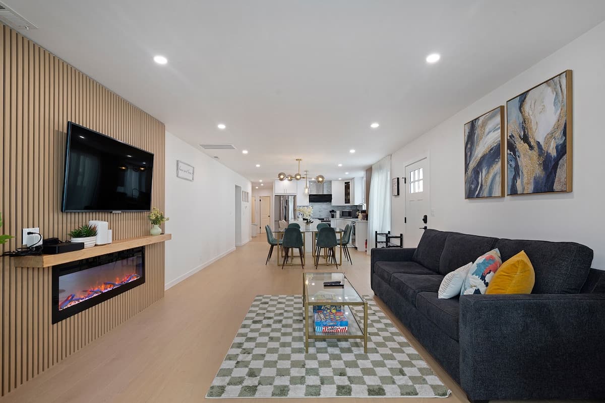 Newly Remodeled Coastal Home with X-Men Arcade - Photo 3