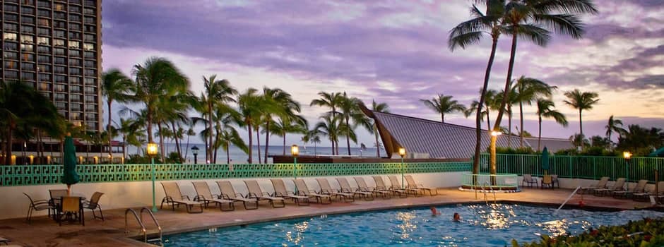 Condo in Honolulu · ★4.85 · Studio · 3 beds · 1 private bath - Photo 2
