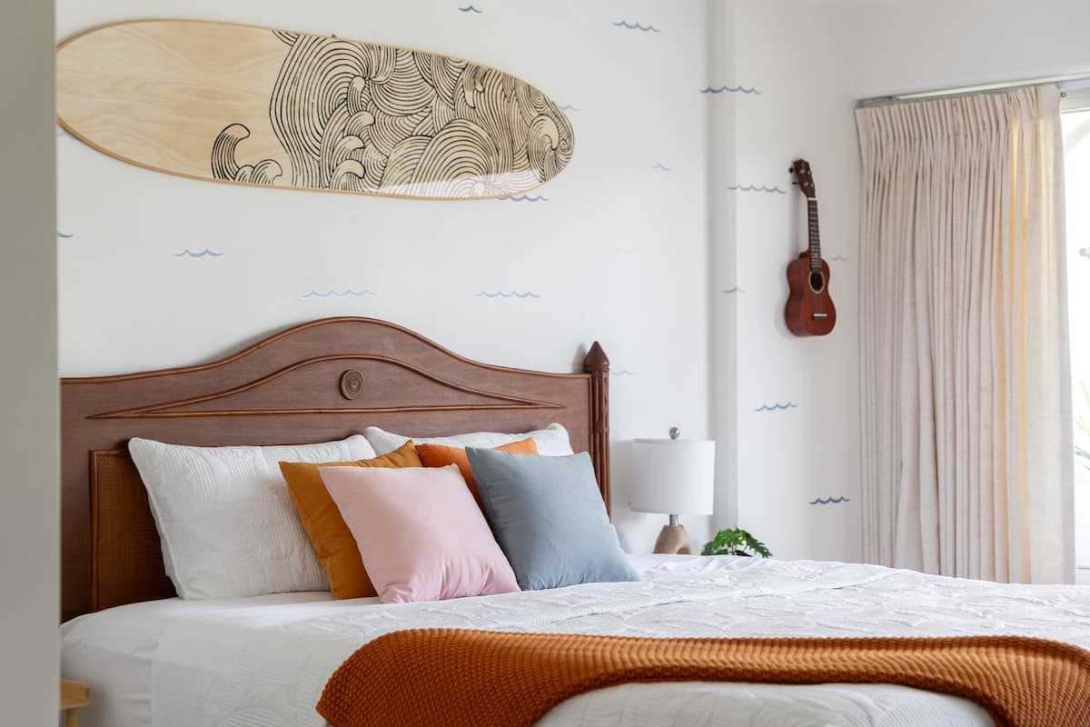 Condo in Honolulu · ★4.85 · Studio · 3 beds · 1 private bath - Photo 1