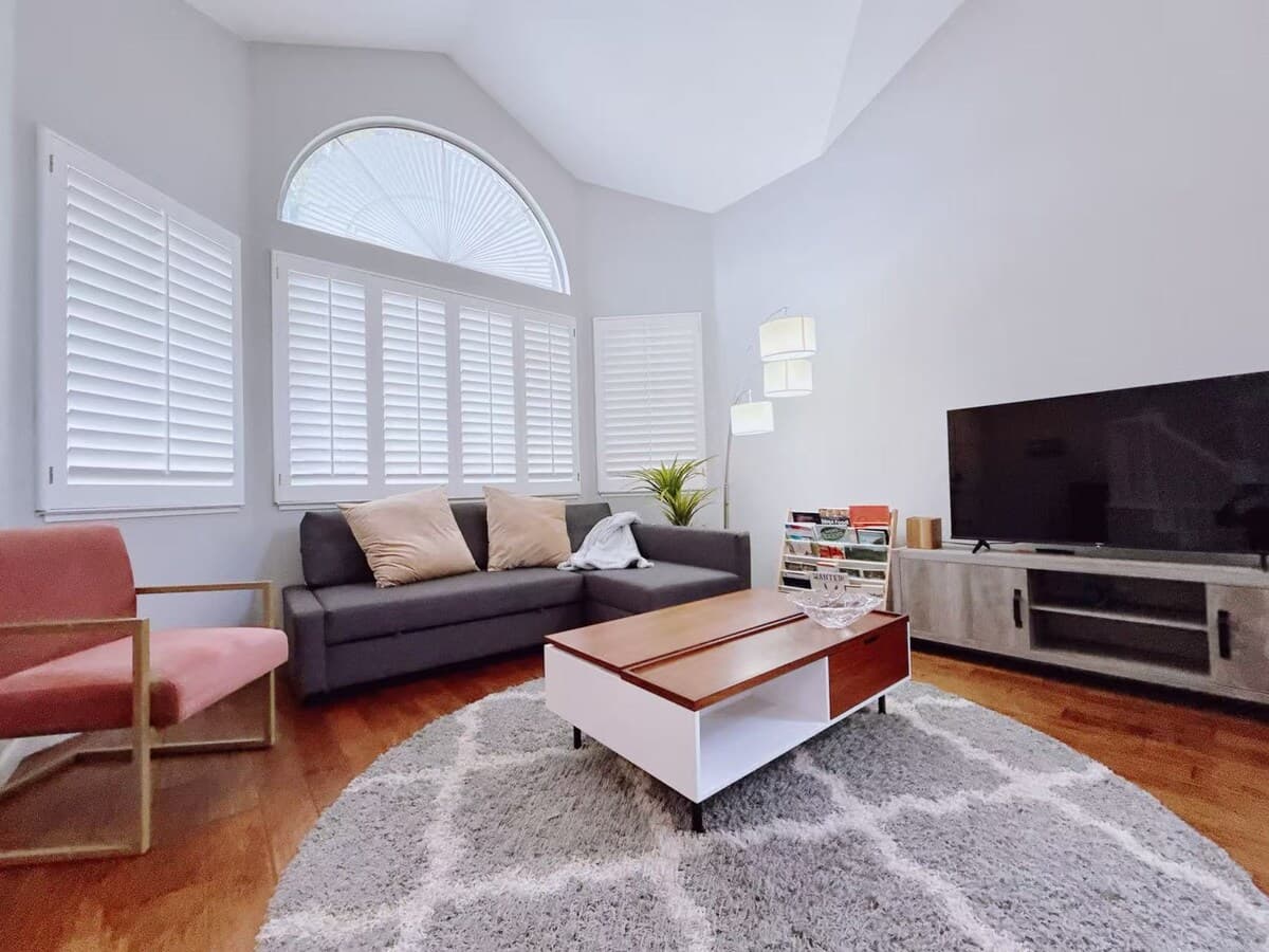 Spacious 4BR Home Near Parks & Shops - Photo 2