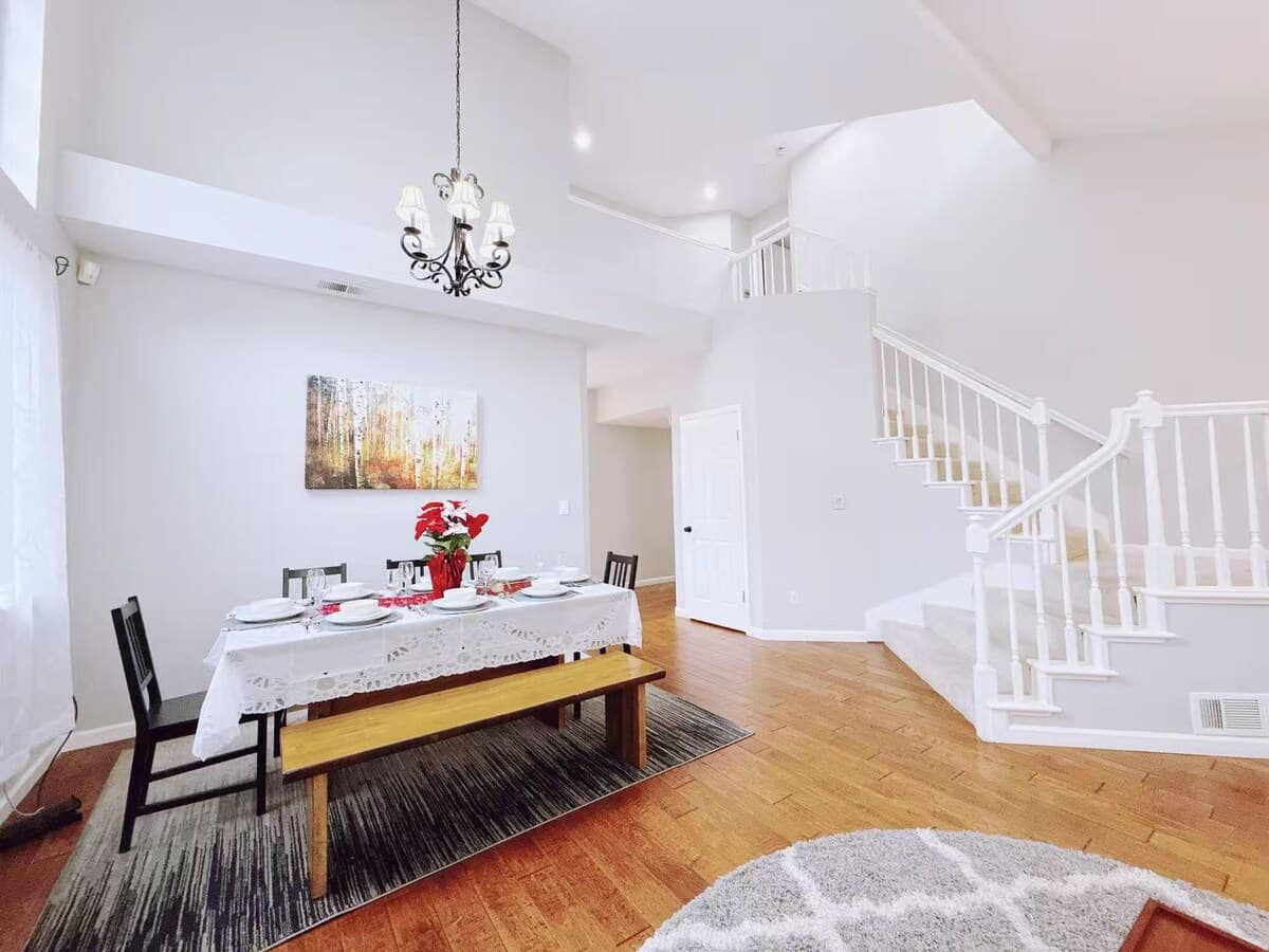 Spacious 4BR Home Near Parks & Shops - Photo 3