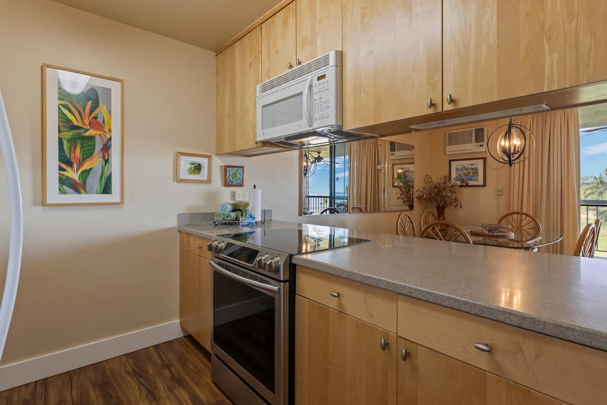 Condo in Kihei · ★4.79 · 2 bedrooms · 3 beds · 2 baths - Photo 5