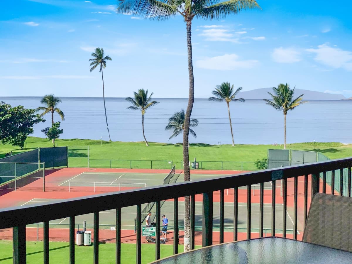 Condo in Kihei · ★4.79 · 2 bedrooms · 3 beds · 2 baths - Photo 2