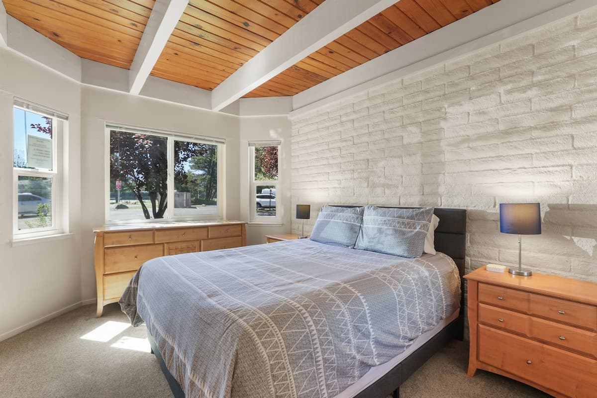 Marina Waterfront Townhome with Dock & Ski Storage - Photo 3