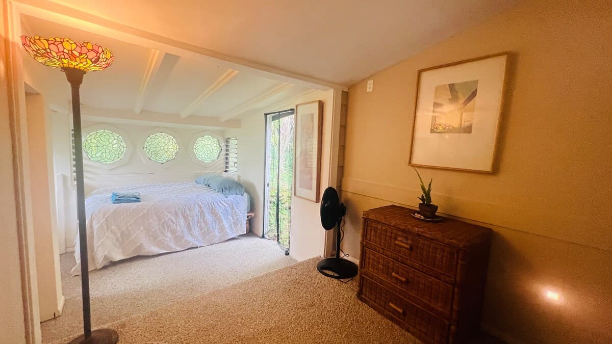 Home in Captain Cook · ★4.9 · 1 bedroom · 1 bed · Shared half-bath - Photo 3
