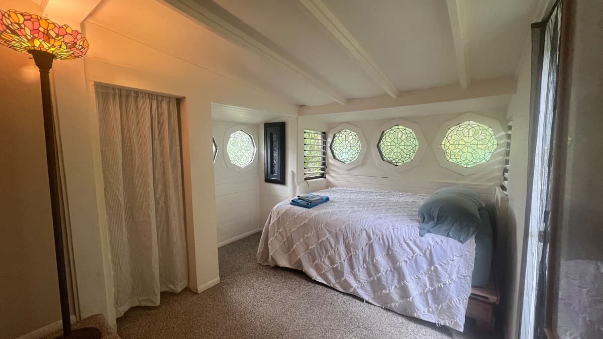 Home in Captain Cook · ★4.9 · 1 bedroom · 1 bed · Shared half-bath - Photo 4