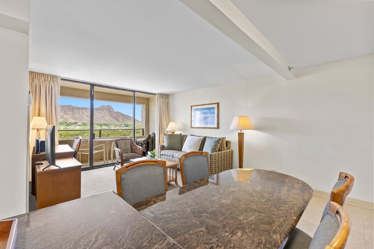 14FL-Stunning Diamond Head View-2BR-Near Beach! - Photo 4